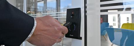 Toegangssysteem met druppel: overzichtelijk en veilig